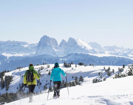 klausen-villanderer-alm-winter-schneeschuh-wandern-alex-filz[2]